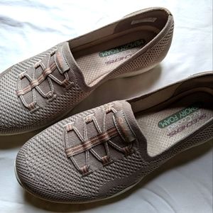 Skechers Memory Foam Newbury St Be Adventurous Slip Ons